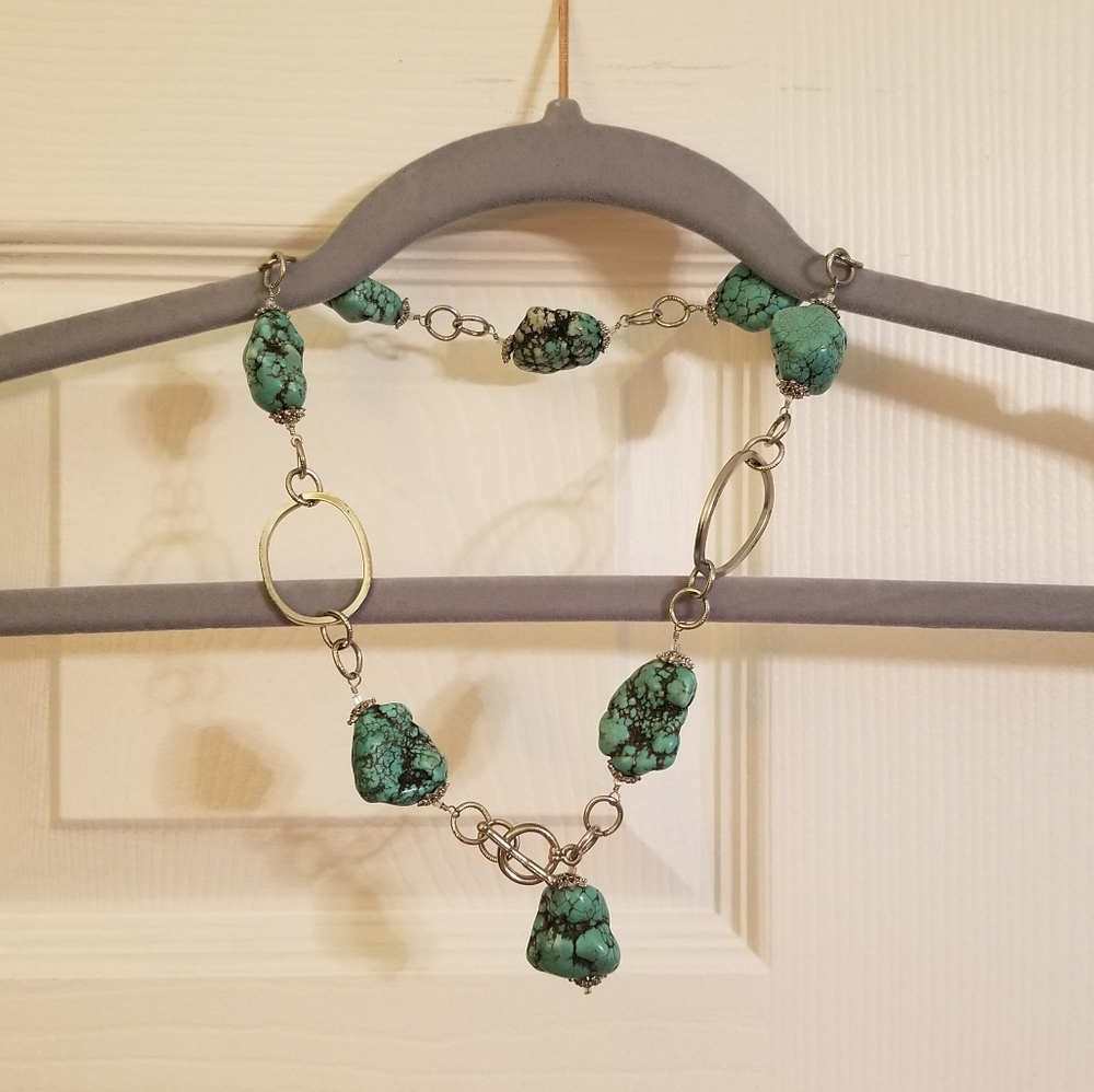 Silvertone and Turquoise Fashion Necklace